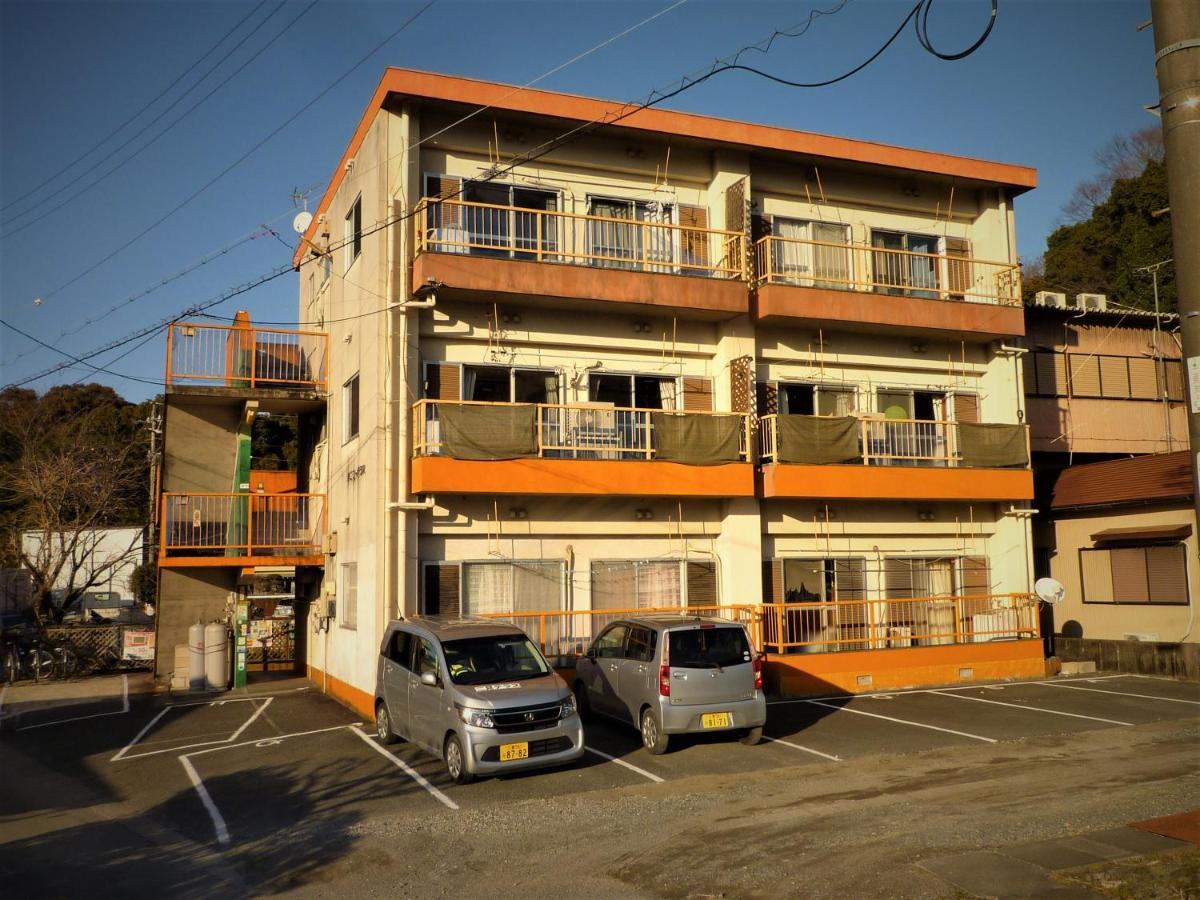Futami Terrace C อพาร์ทเม้น *